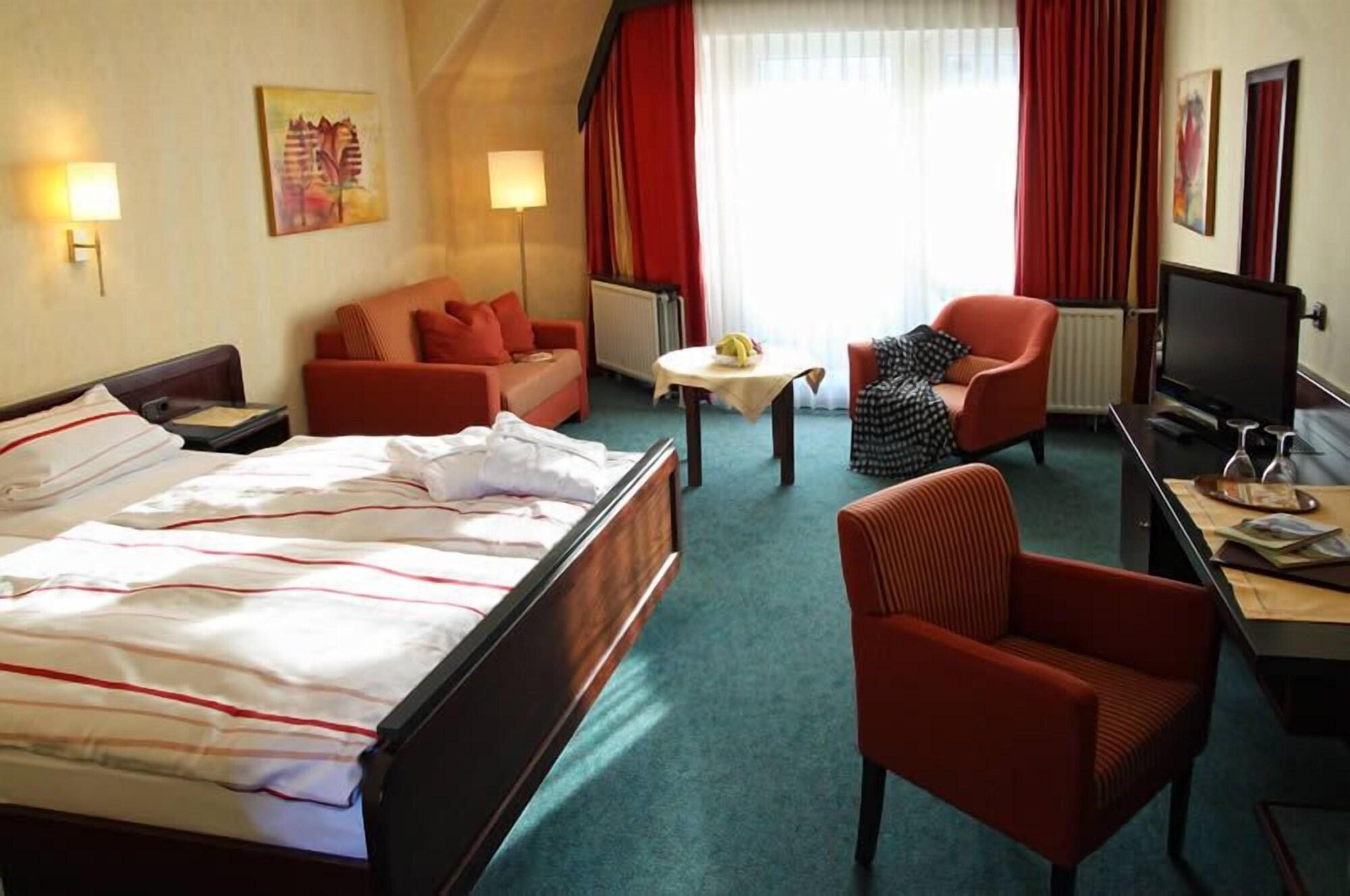 Hotel Central Виллинген Экстерьер фото